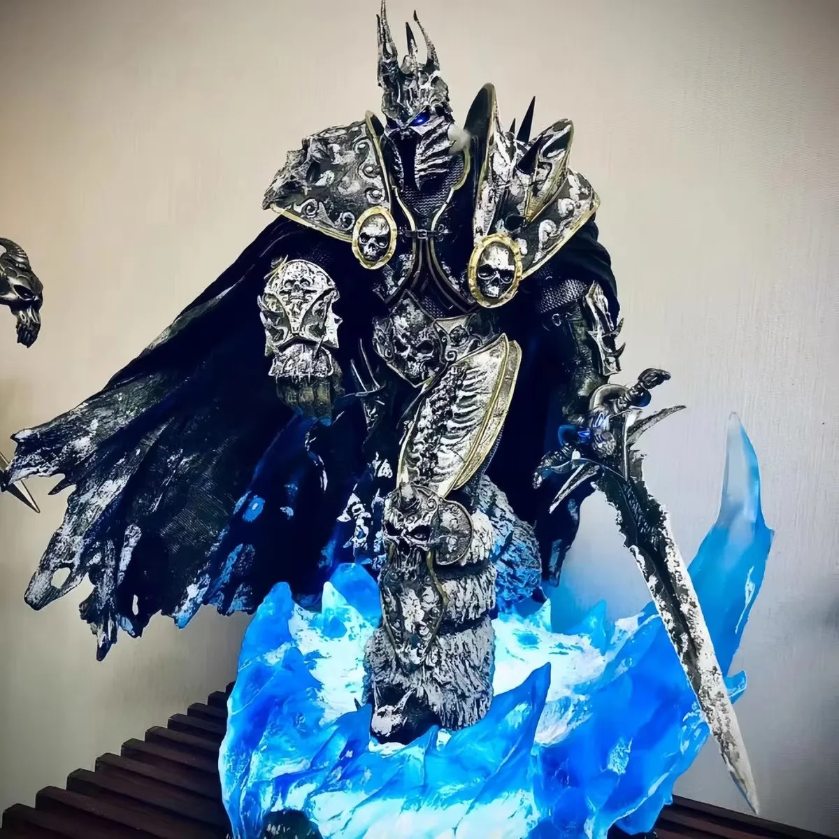Fantasy Figuren Lich King Arthas PVC Statue Modell Sammlungsdekoration Spielzeug - Bild 4 von 8
